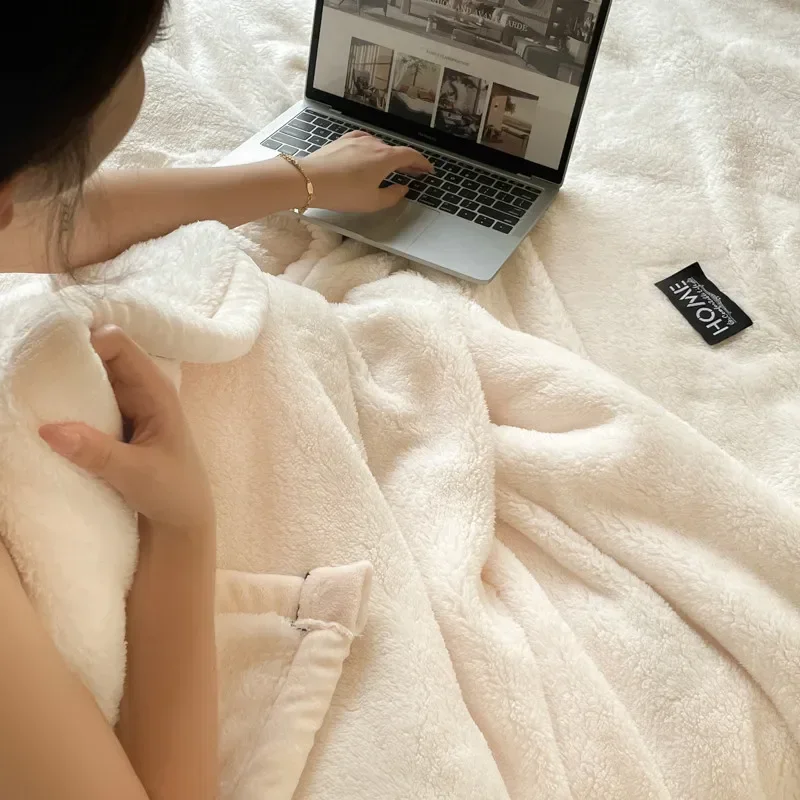 2024 new class A comfortable cotton velvet plush light luxury blanket warm soft and comfortable milk velvet - Image 4