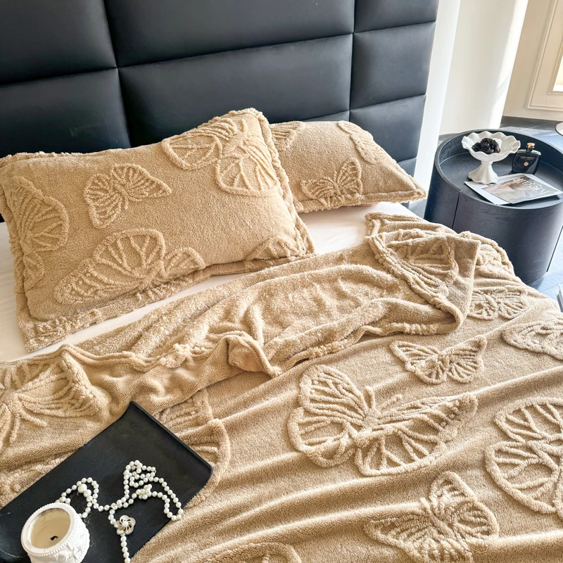 Coral Fleece Fabric Autumn Blanket with Exquisite 3D Butterflys Soft Comfortable Warm Winter Sofa Blankets Four Seasons Blanket - Image 5