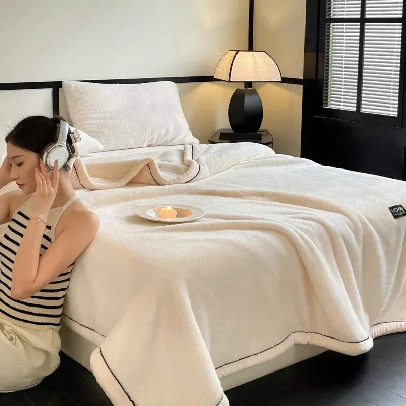 2024 new class A comfortable cotton velvet plush light luxury blanket warm soft and comfortable milk velvet - Image 3